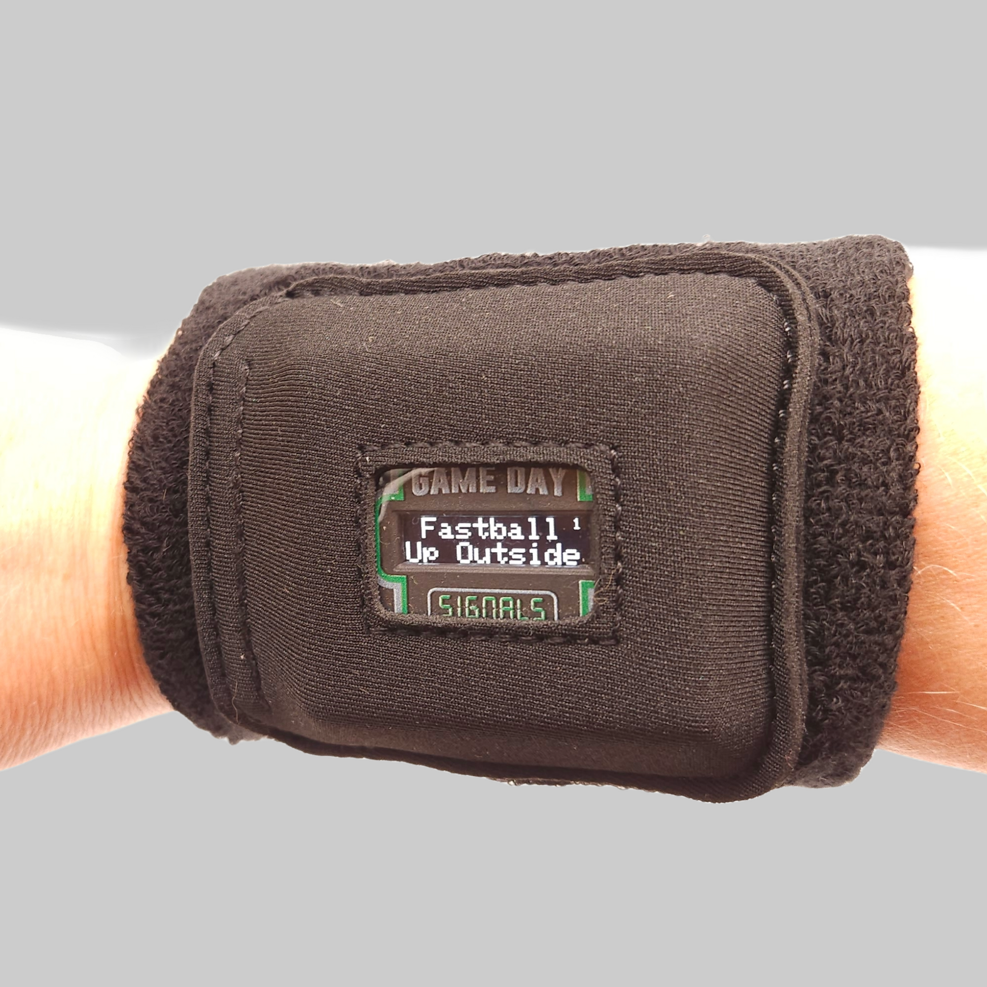 S/M Sweatband containing XR5 player unit 